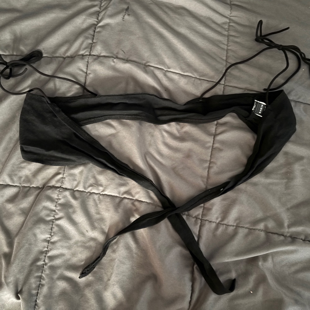 SHEIN Black Tie-Back Crop Bikini Top